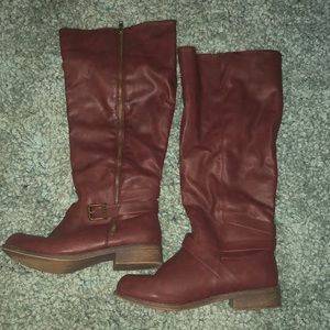 Burgundy boots with zip and buckle